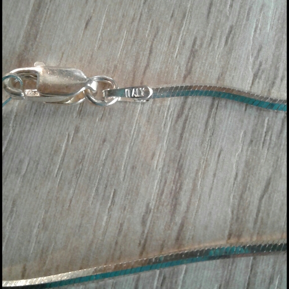 Sterling angel on sterling chain - Picture 4 of 6